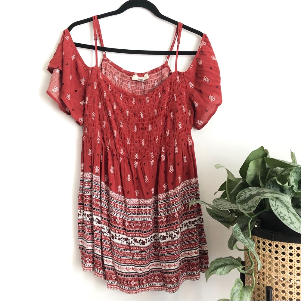 FOREVER 21 Off Shoulder Top